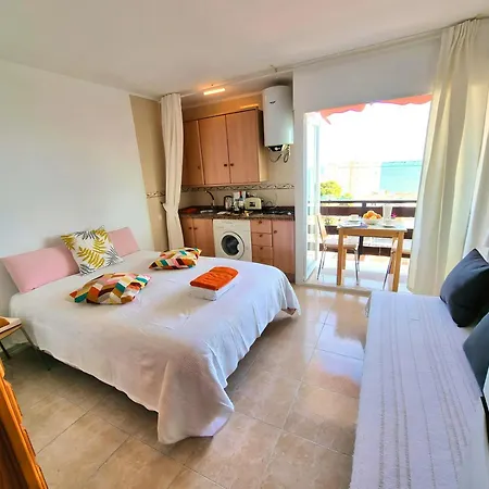 Pleasant With Sea View In Benalmadena, 30 M², Pool Apartment Benalmádena