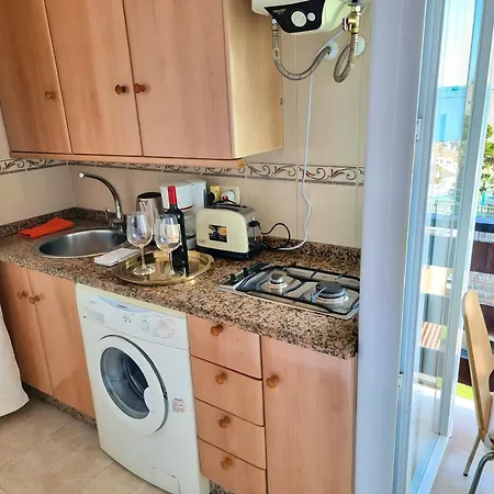 Pleasant With Sea View In Benalmadena, 30 M², Pool Apartment Benalmádena